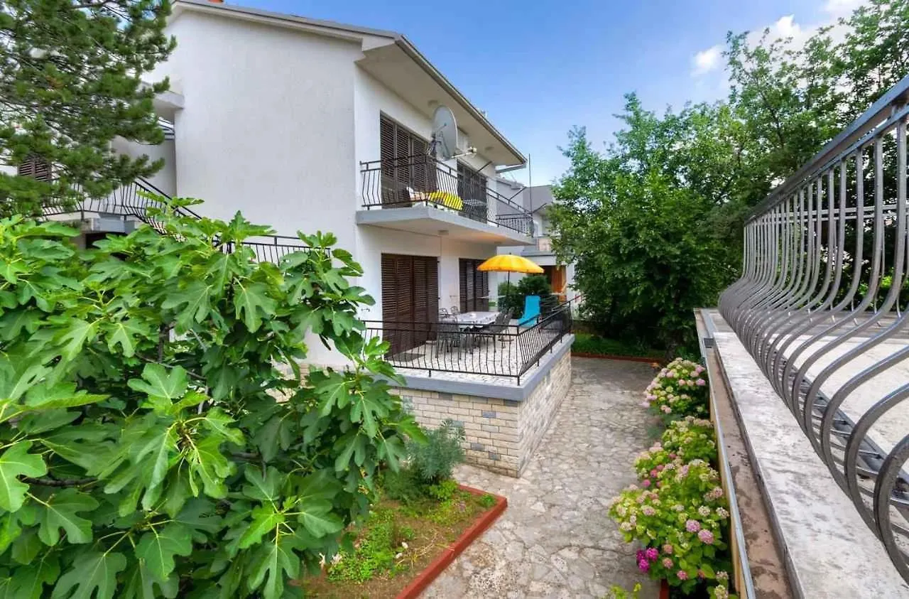 Apartment In Jadranovo 39395